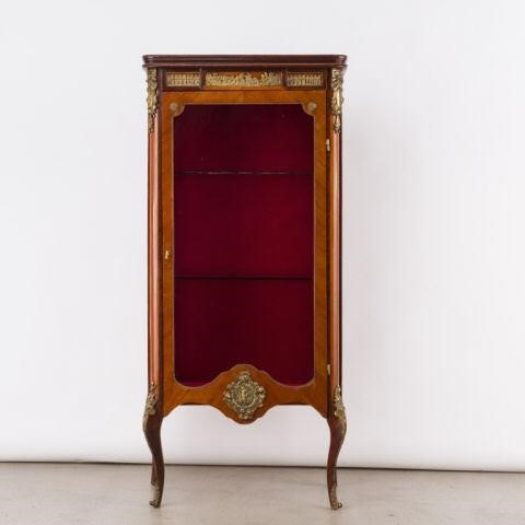 VERY GOOD MAHOGANY VITRINE, EARLY