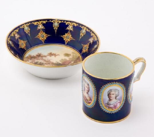 FINE 18TH C. SèVRES PORCELAIN