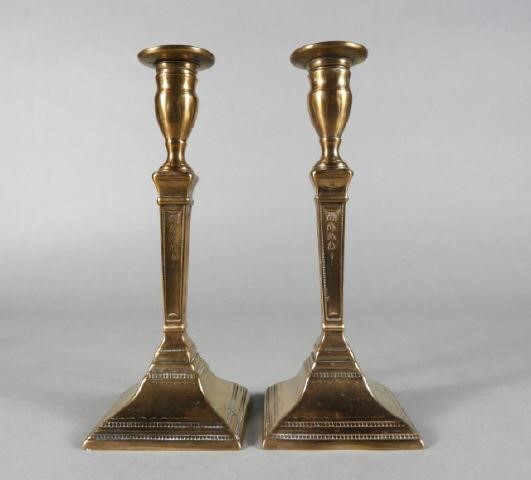 FINE PAIR OF GEORGIAN NEOCLASSICAL CANDLESTICKSA