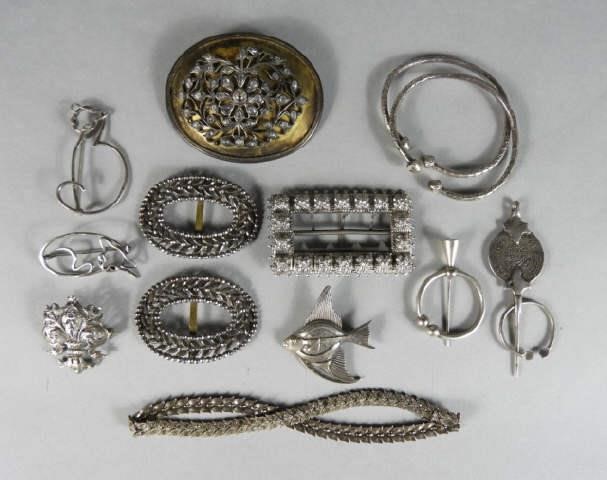 VARIOUS VINTAGE JEWELLERYA group