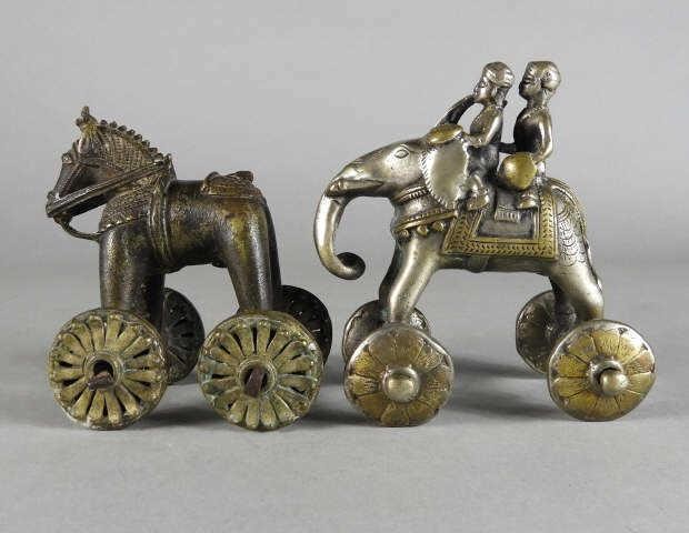 TWO CAST METAL INDIAN TEMPLE TOYSTwo 3a94b7
