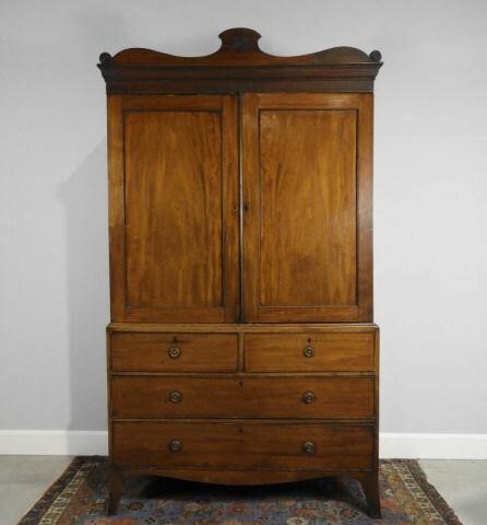 GEORGE IV MAHOGANY LINEN PRESS  3a95a1