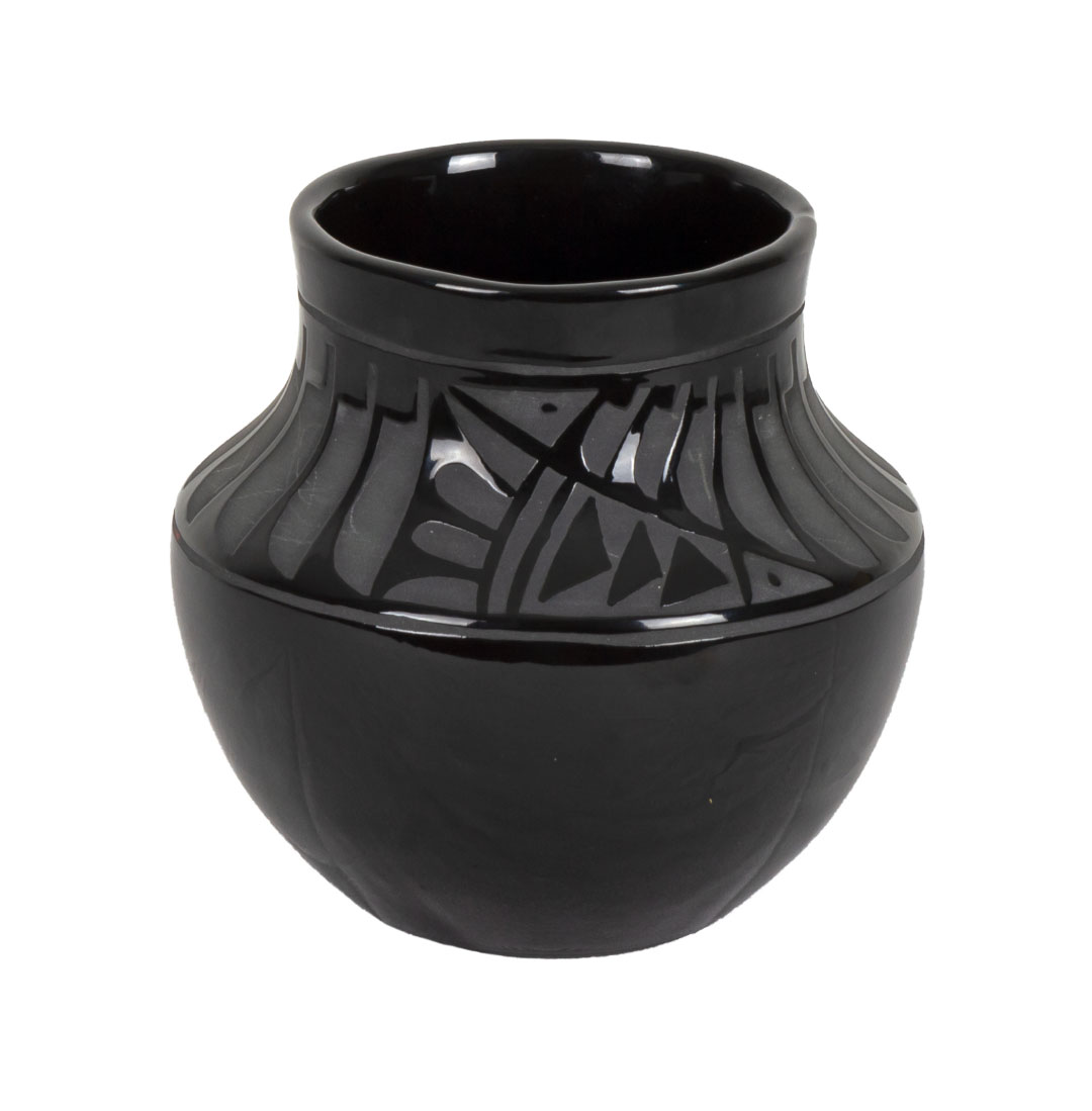 NEGALE UNTITLED ZUNI BLACK POTTERY  3a9614