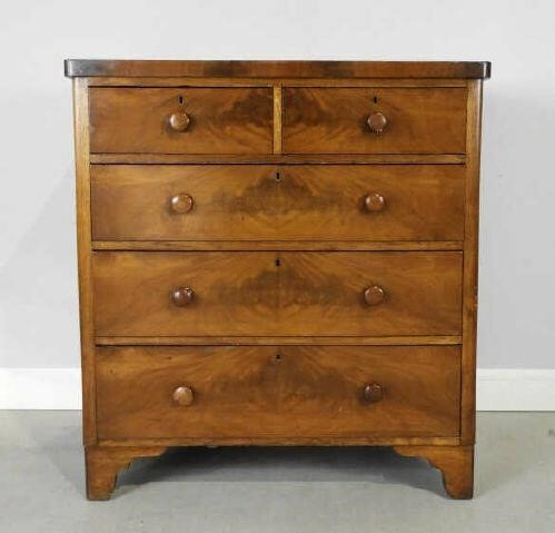 MAHOGANY CHEST OF DRAWERS, CA.