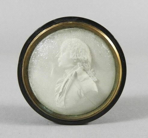 SNUFF BOX WITH CARVED PLASTER PORTRAIT 3a9696