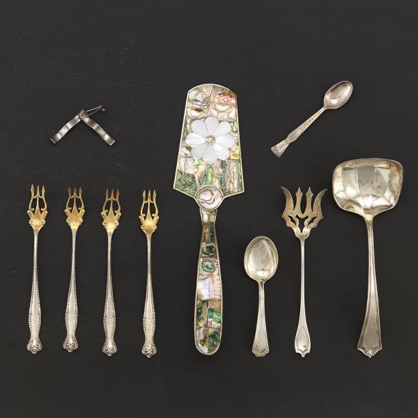 GROUP OF STERLING SERVING ITEMS 3a71eb