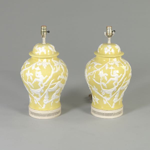 PAIR OF CHINOISERIE PORCELAIN TEMPLE 3a7240