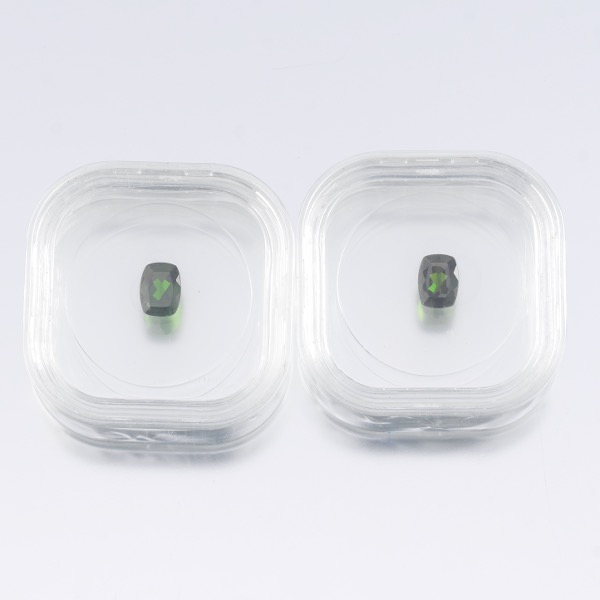 TWO RUSSIAN UNMOUNTED CHROME DIOPSIDE 3a7470