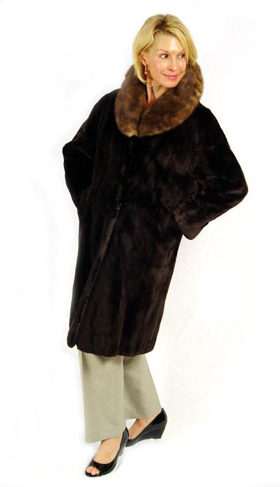 BROWN ALASKAN SEAL COAT WITH LUTETIA 3a75da