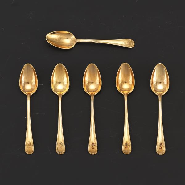 A GROUP OF SIX SOLID 14K GOLD DEMITASSE