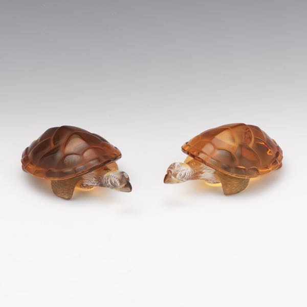 PAIR OF LALIQUE AMBER GLASS TURTLES 3a7be3