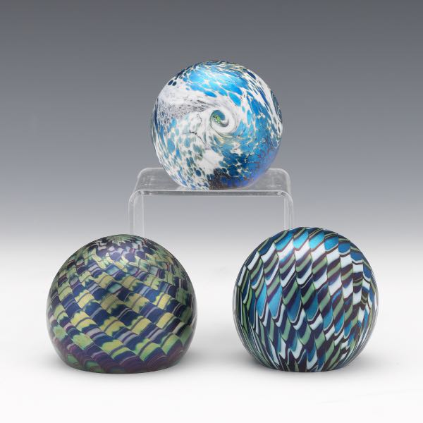 THREE ORIENT AND FLUME PAPERWEIGHTS 3a7c7c