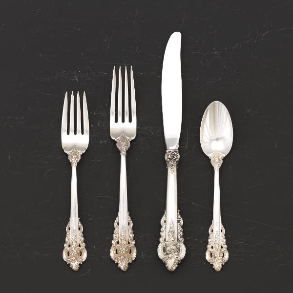 WALLACE STERLING SILVER SERVICE 3a7f82