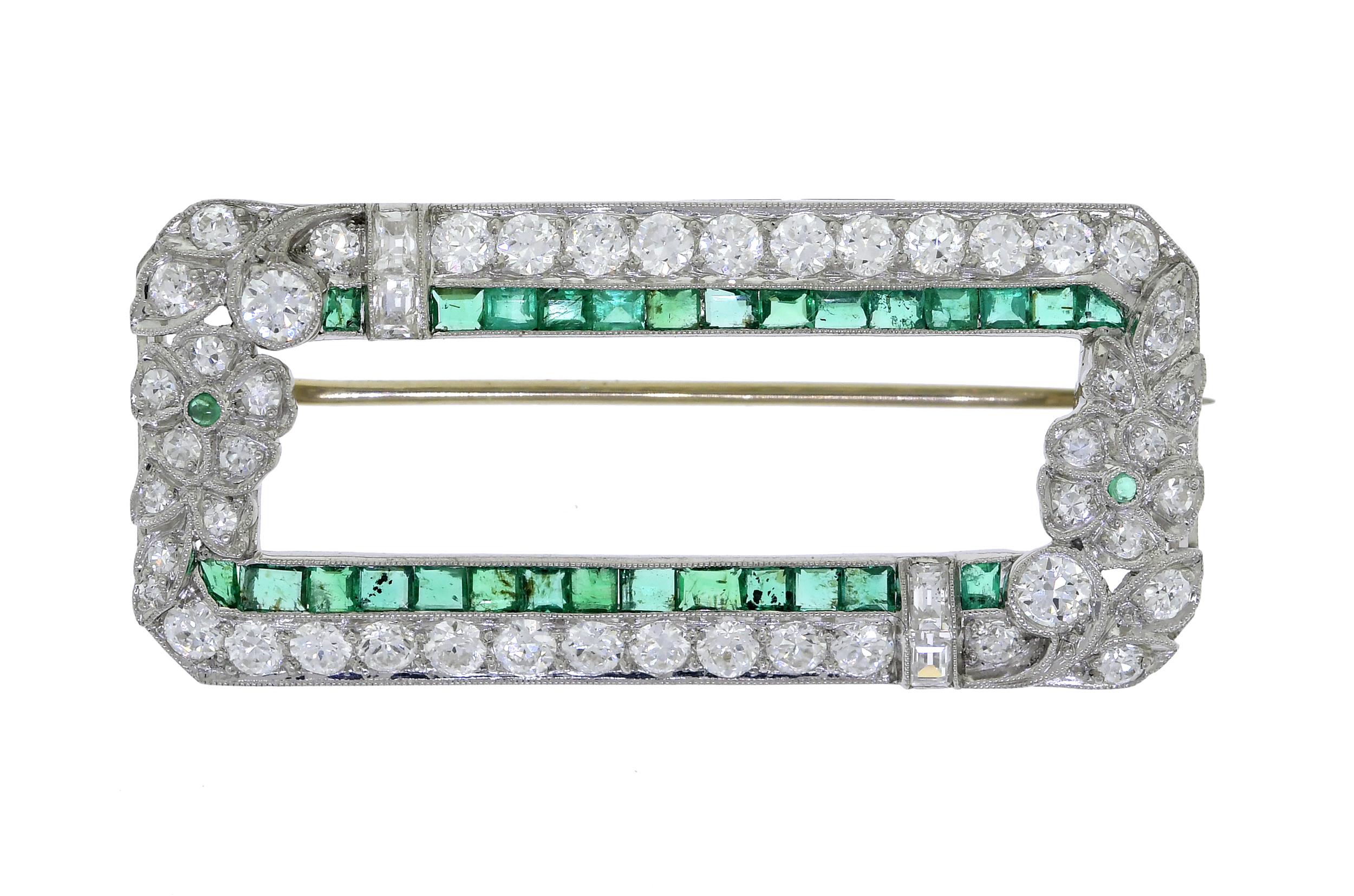 ART DECO DIAMOND AND EMERALD BROOCH  3aa803