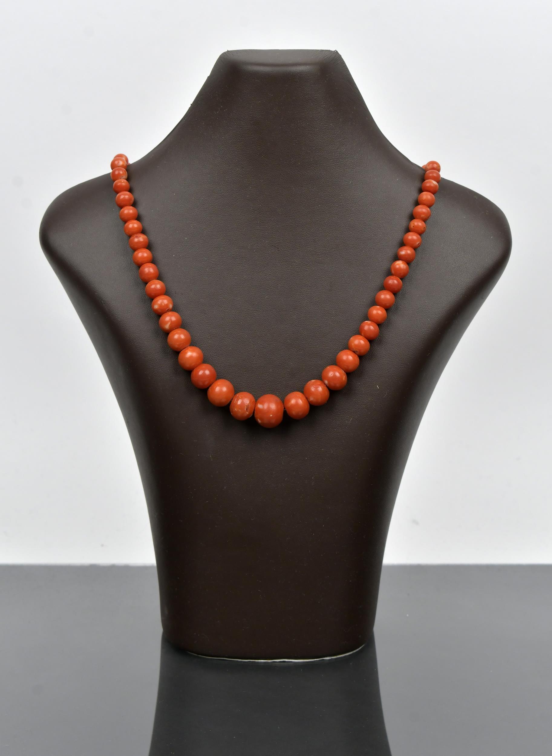 RED CORAL BEAD NECKLACE W 18K 3aa8b8