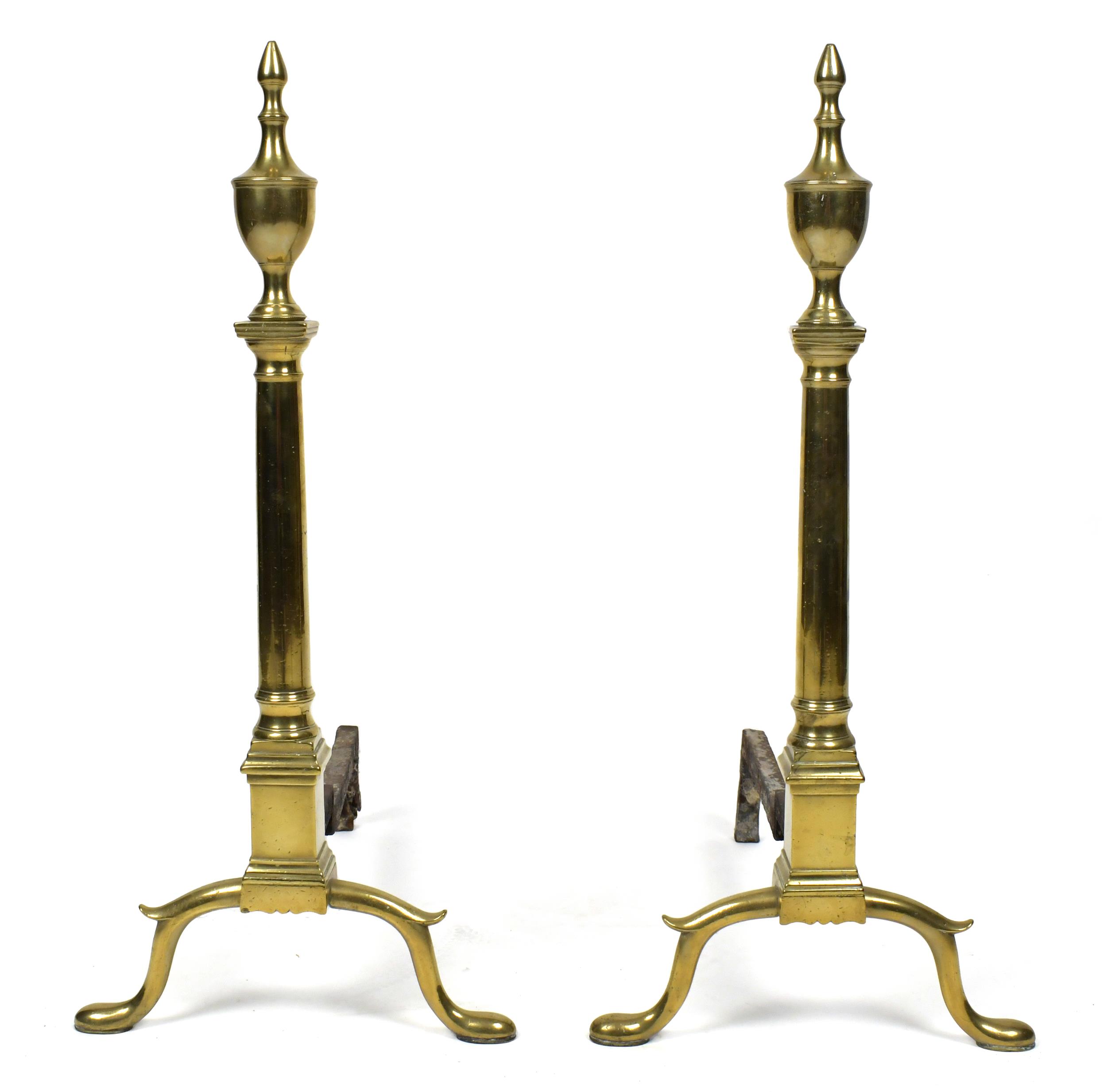 PAIR OF 18TH C. URN TOP BRASS ANDIRONS.