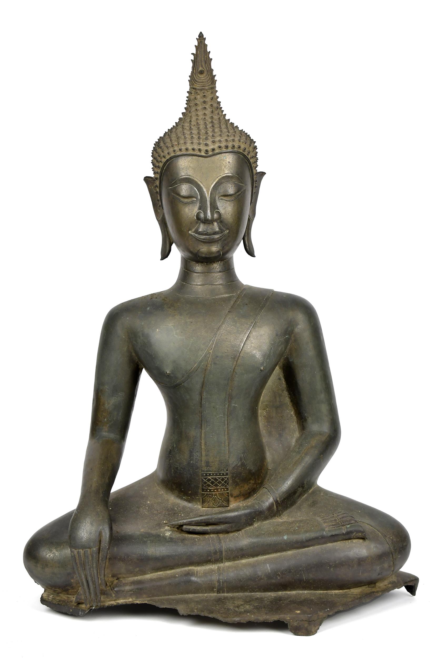 EARLY CHINESE OR THAI BRONZE FIGURE.