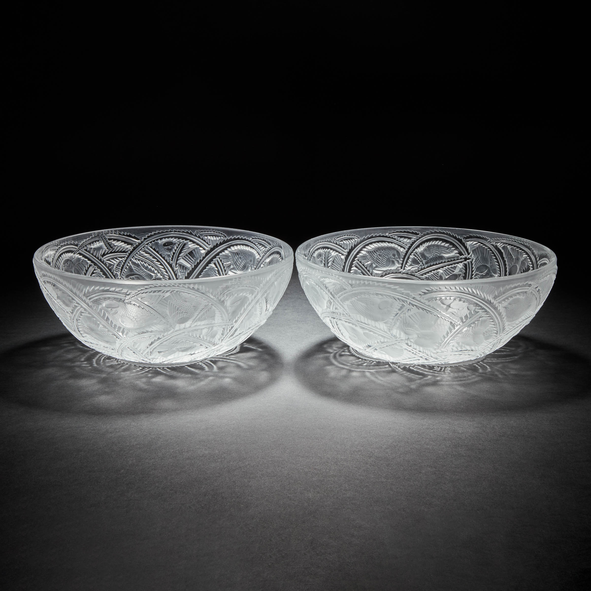  Pinsons Pair of Lalique Moulded 3aabd3