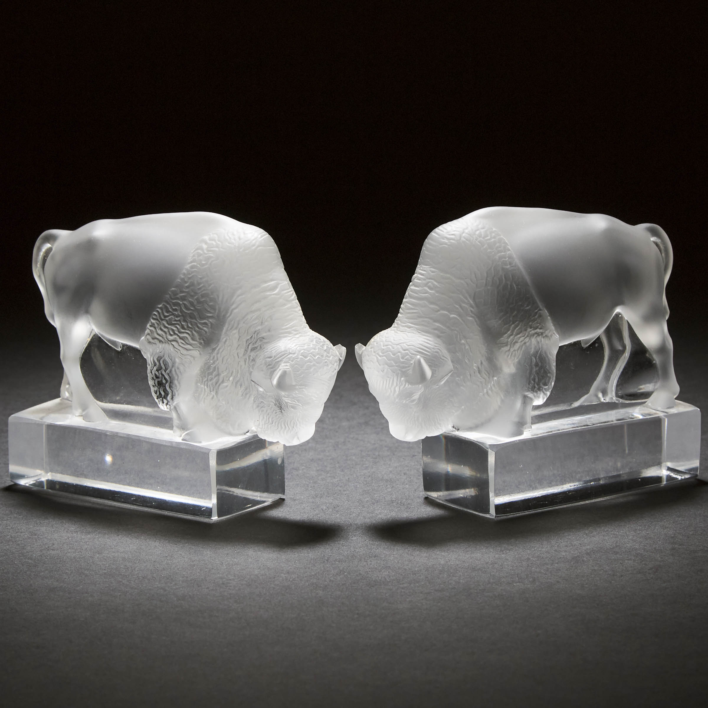  Bison Pair of Lalique Moulded 3aaeab