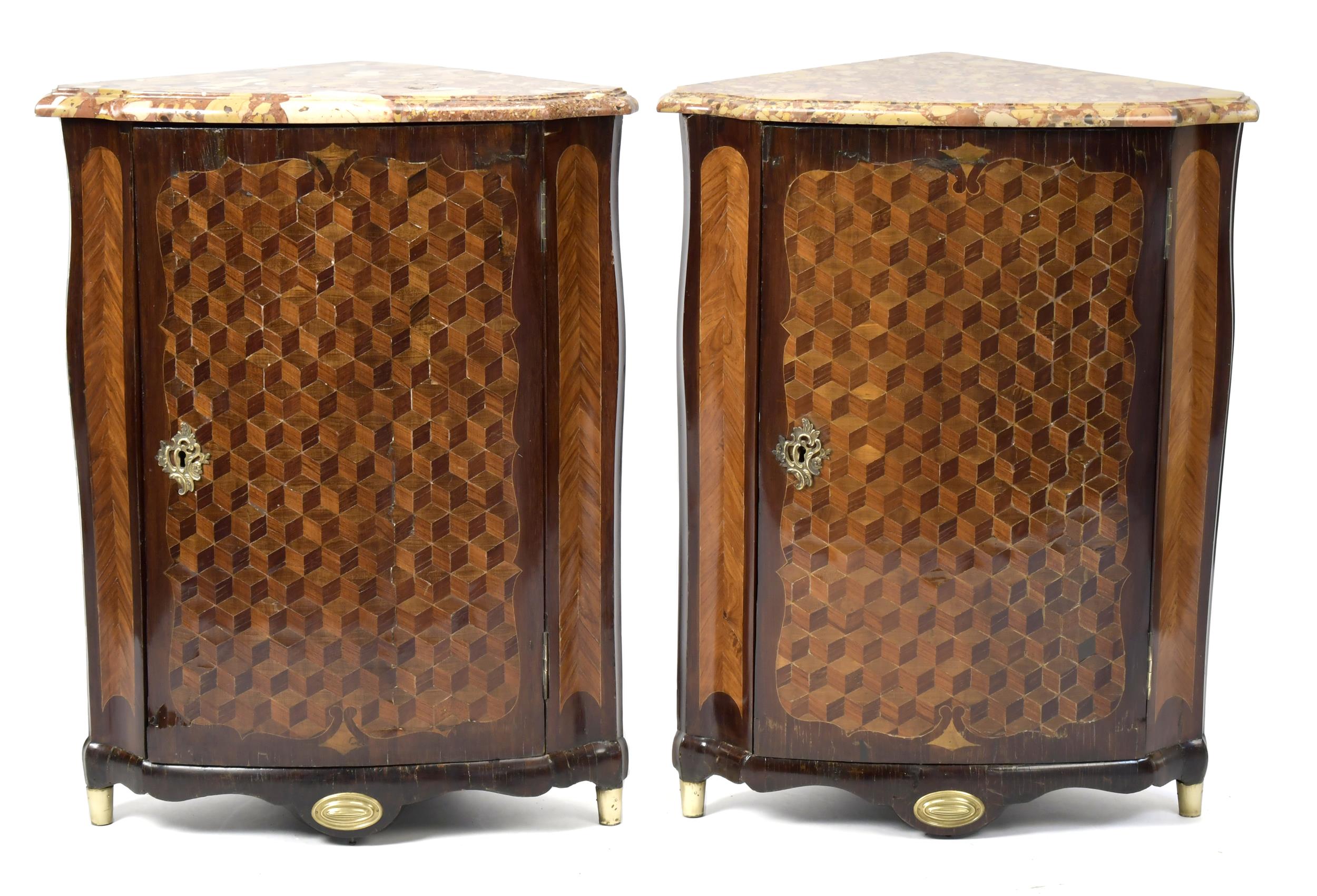 PAIR OF SMALL 19TH C FRENCH CORNER 3ab10a