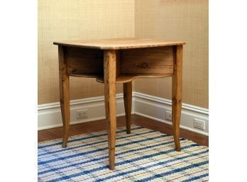 A vintage Irish pine lamp table 3ab306