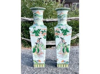 A pair of famille verte Chinese