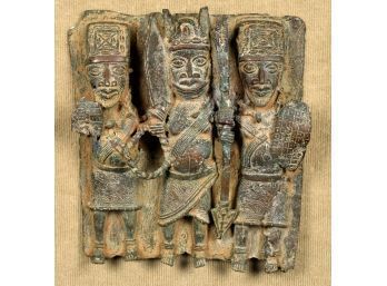 Bronze African sculpture depicting 3ab404