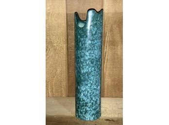 A tall mottled green glazed art 3ab4b9