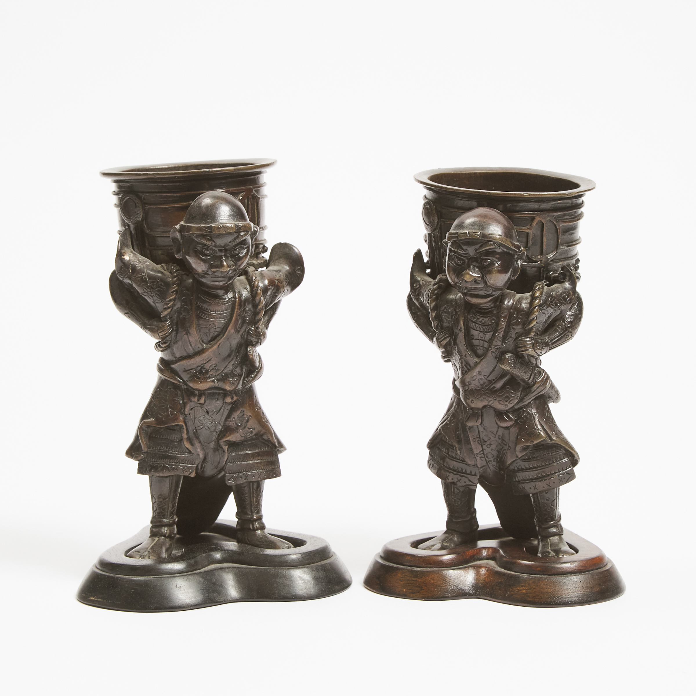 A Pair of Bronze Okimono Figures 3ab92e