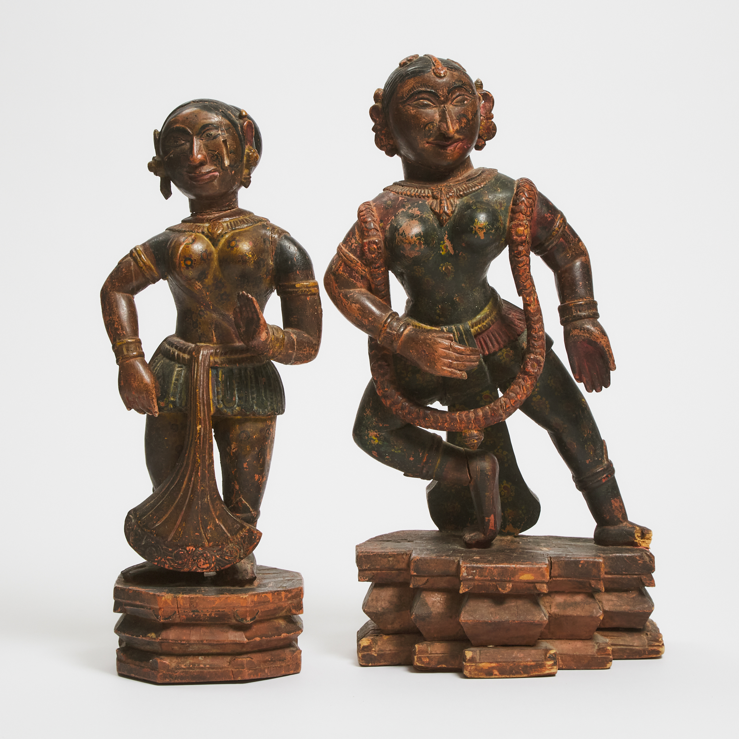 A Pair of Indian Painted Wood Figures 3ab92d