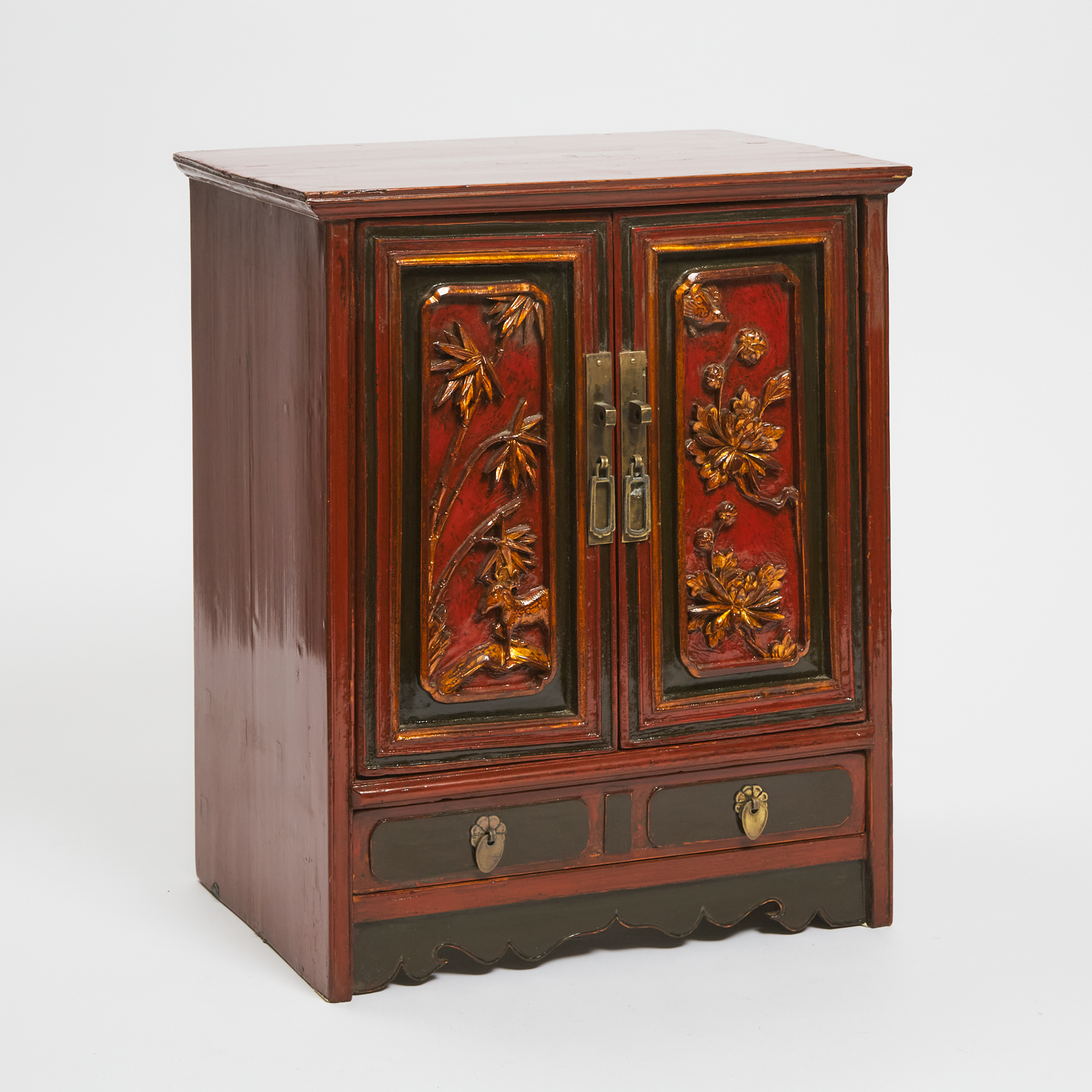 A Small Chinese Red Lacquered Cabinet  3ab969