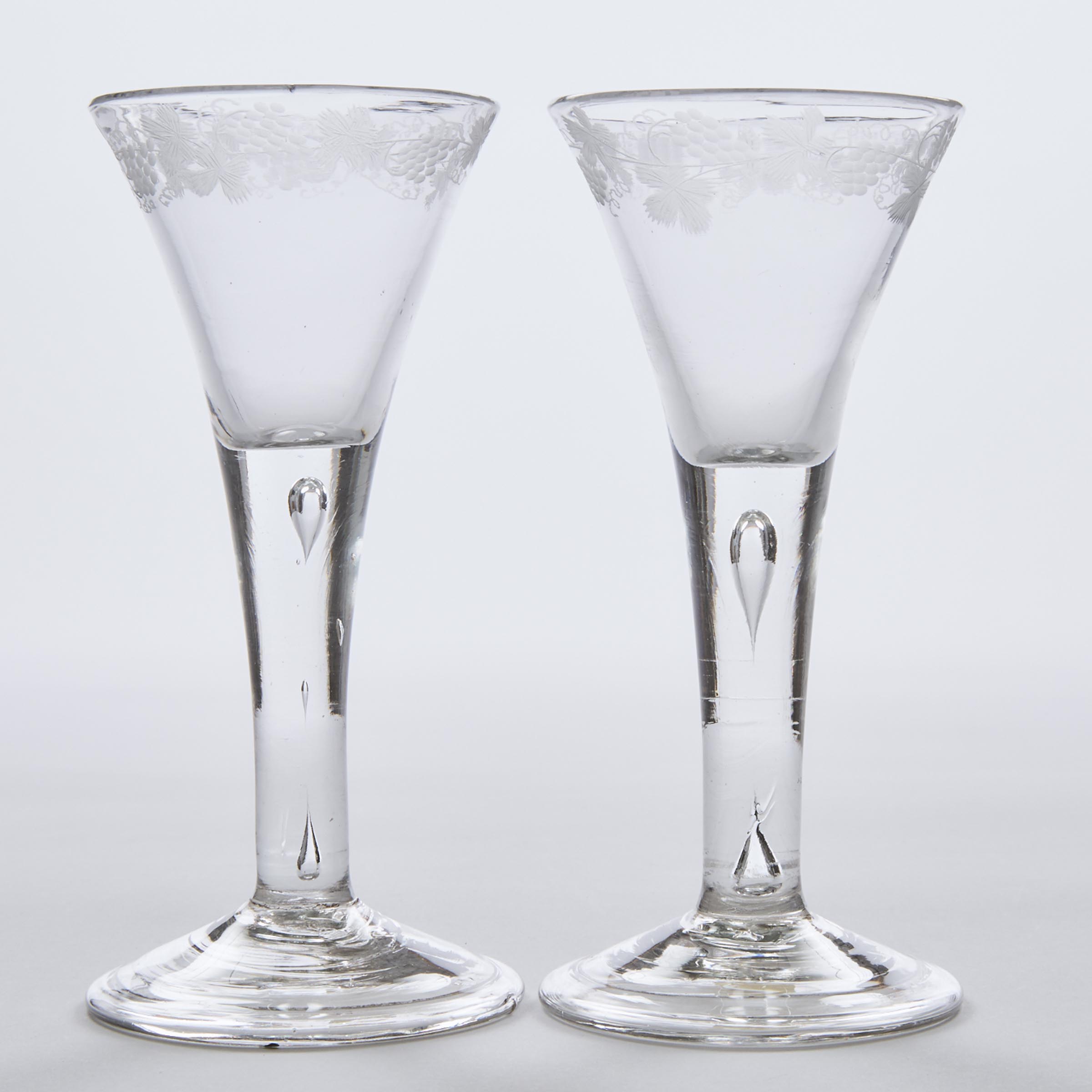 Pair of English Teared Stemmed 3abb47