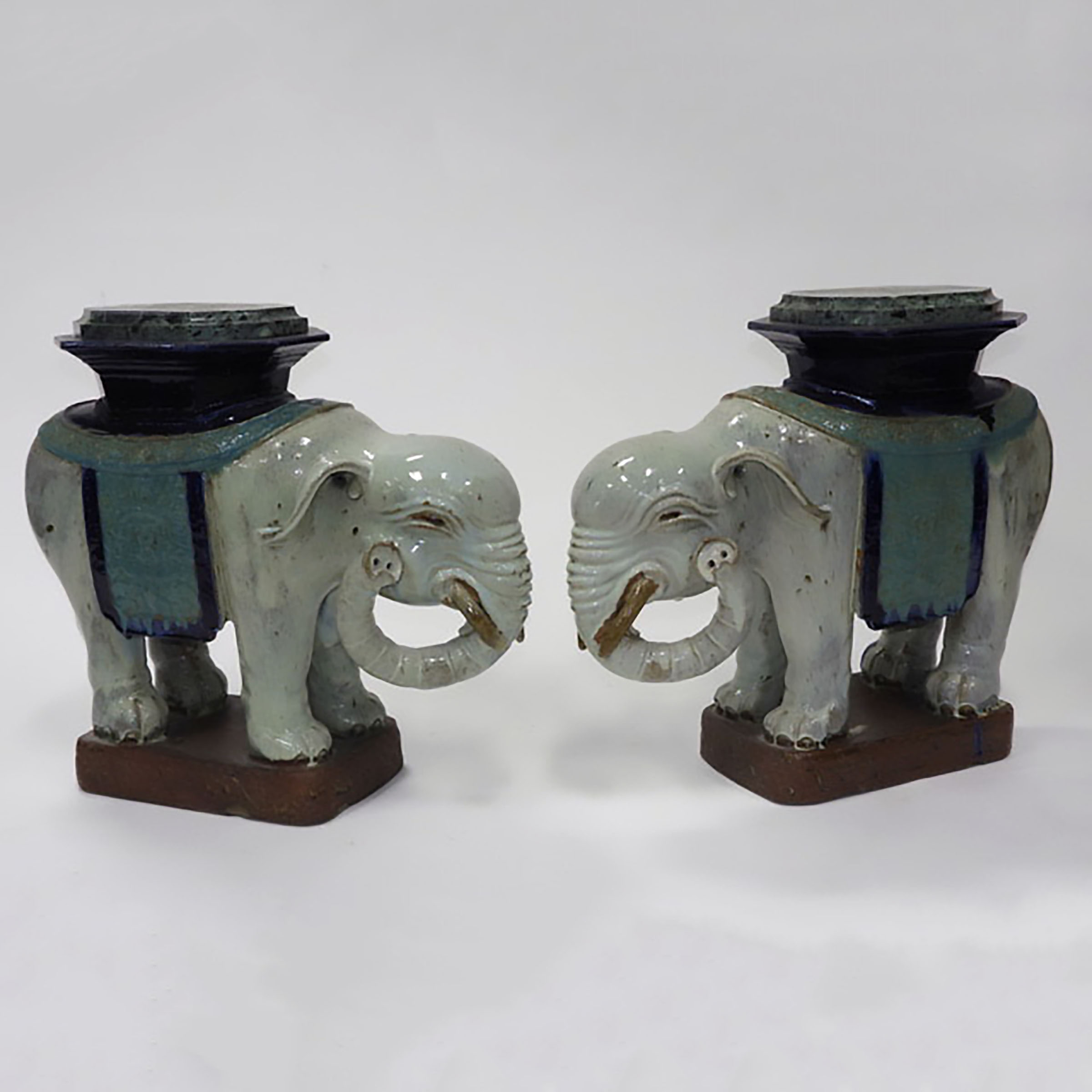 A Pair of Chinese Glazed Stoneware 3abbc4
