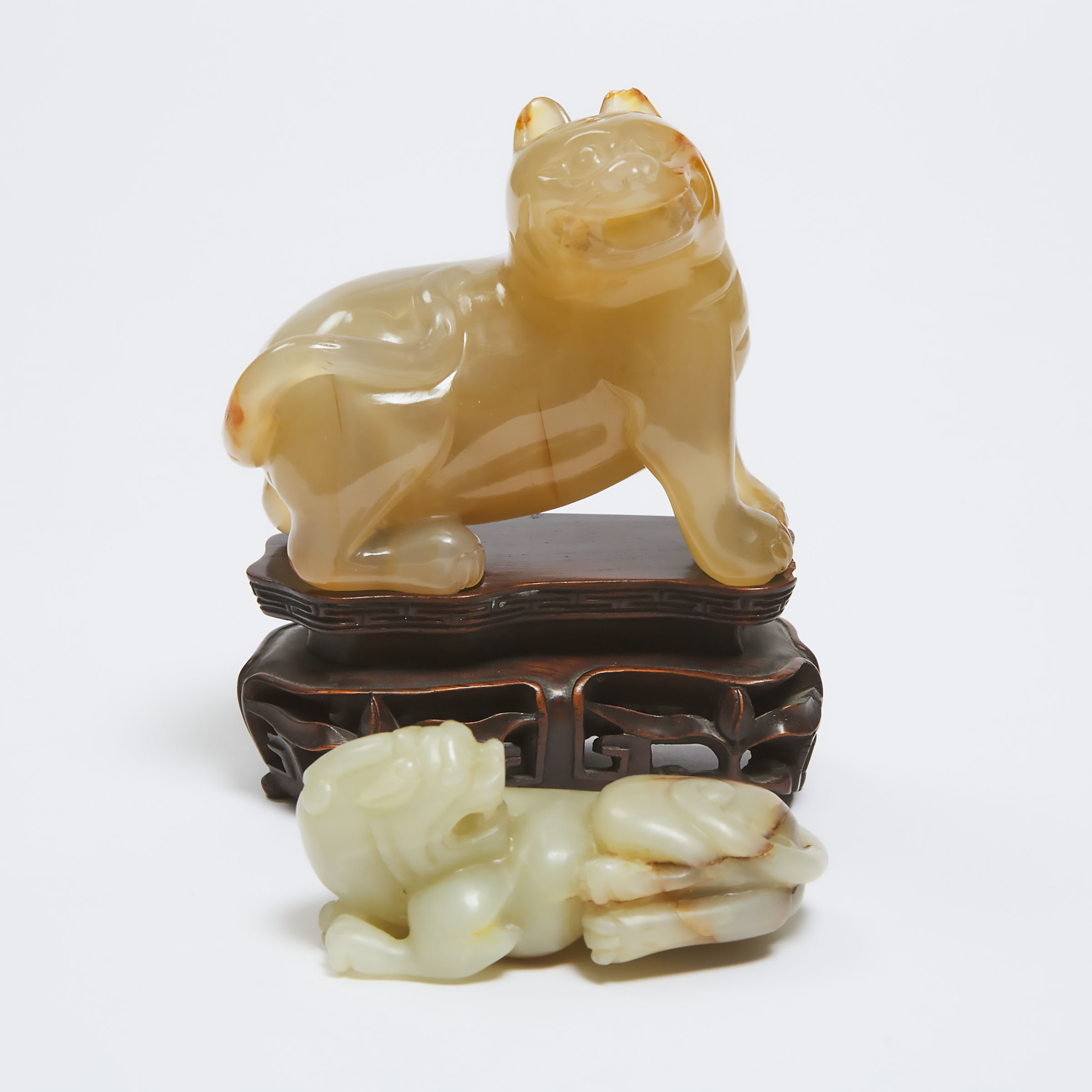 An Agate Carving of a Tiger Together 3abbf7