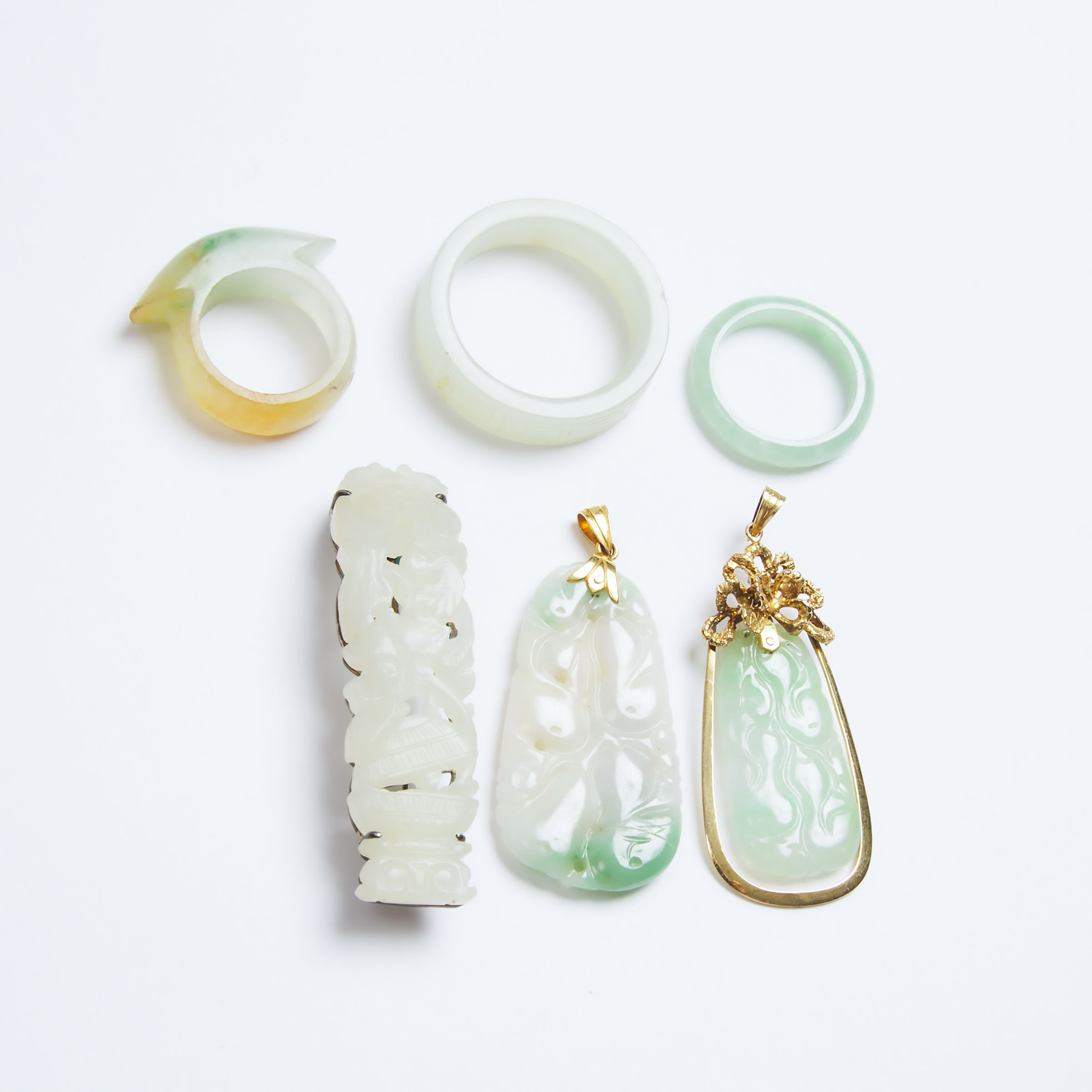 A Group of Six White Jade and Jadeite 3abc04
