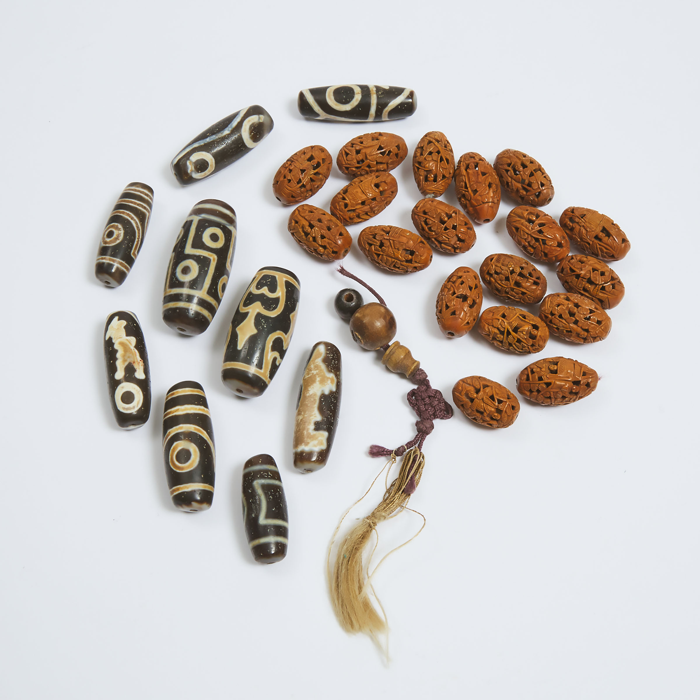 Nine Tibetan Dzi Beads and Eighteen 3abc06