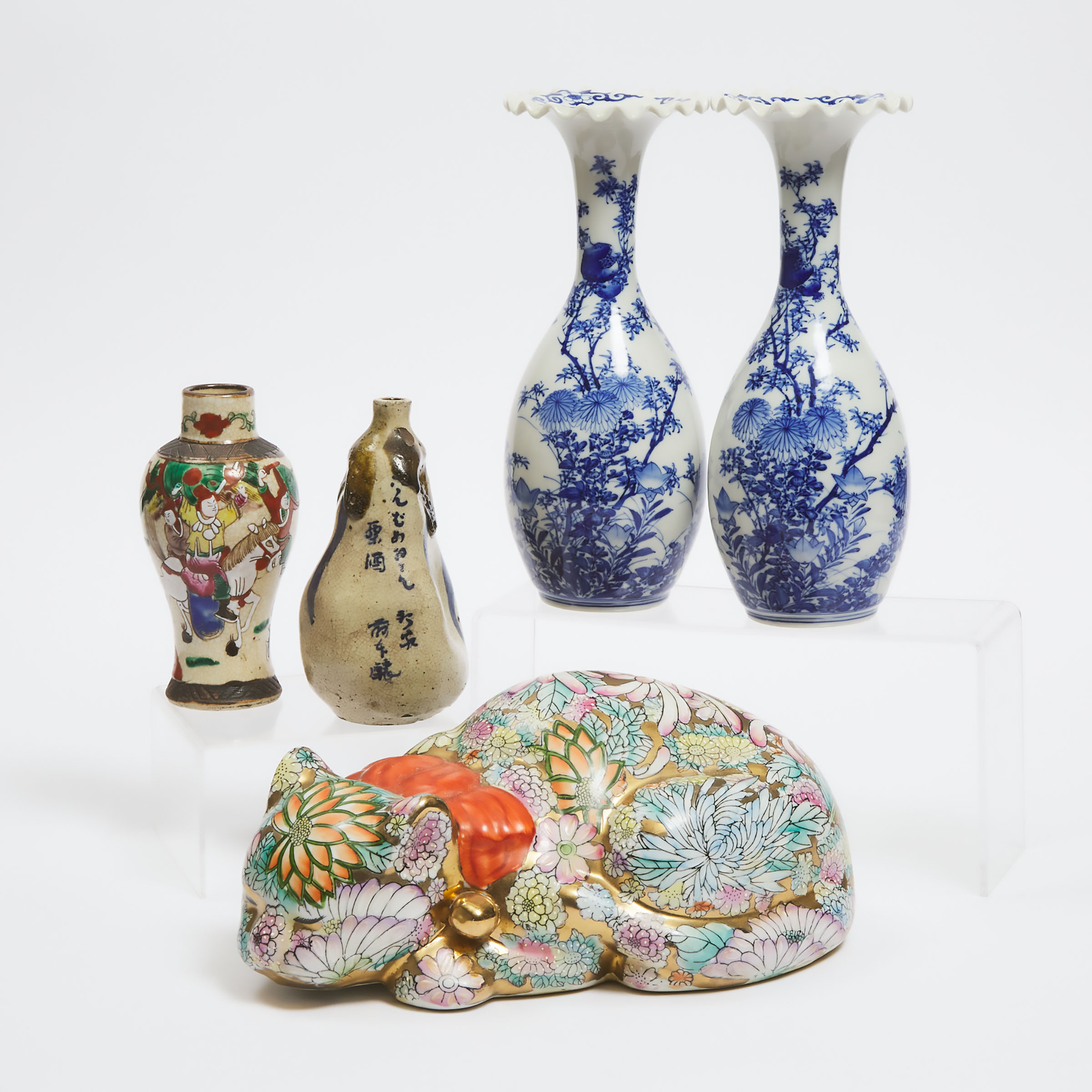 A Group of Five Ceramic Wares, 20th