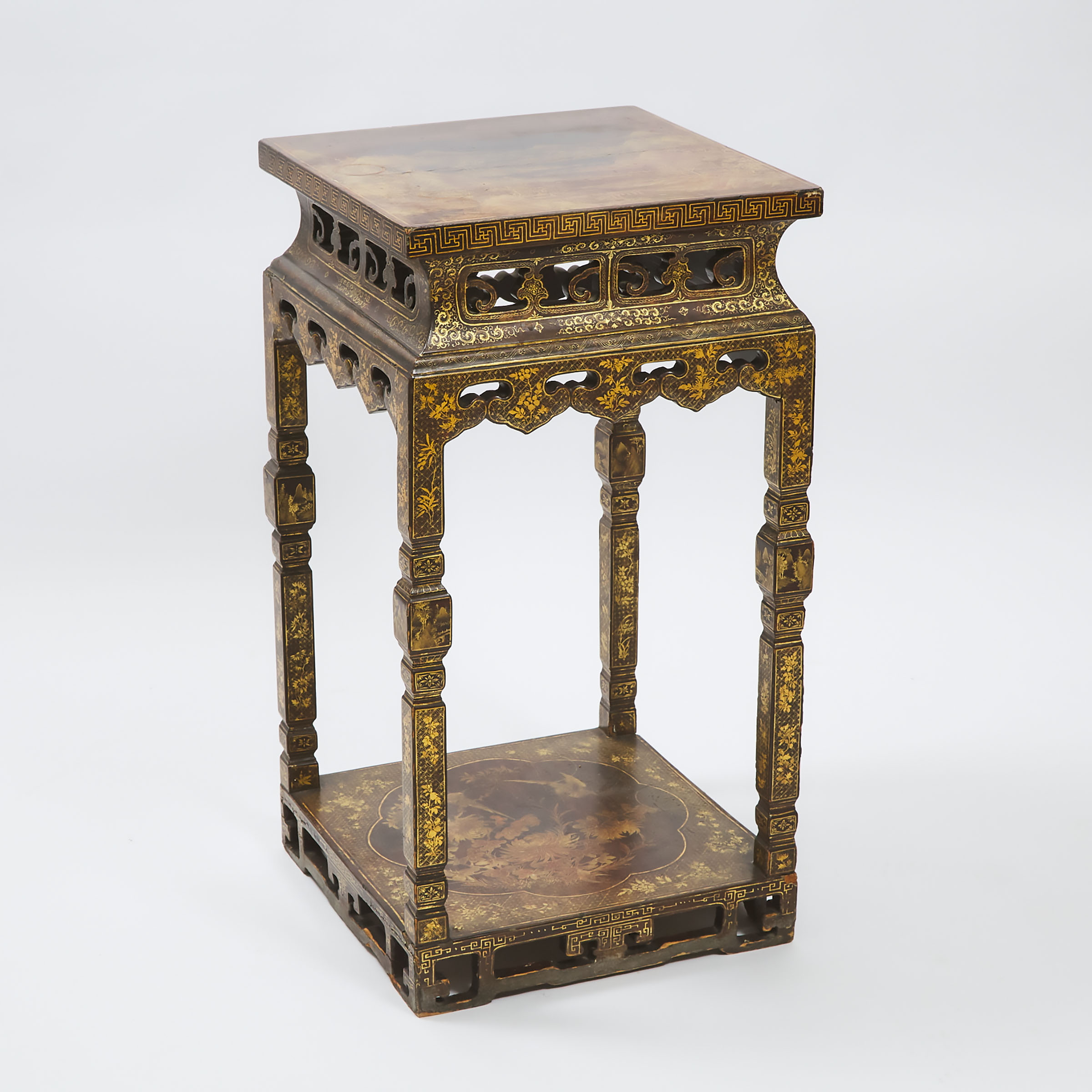 A Chinese Export Gilt Lacquer Stand  3abd7b