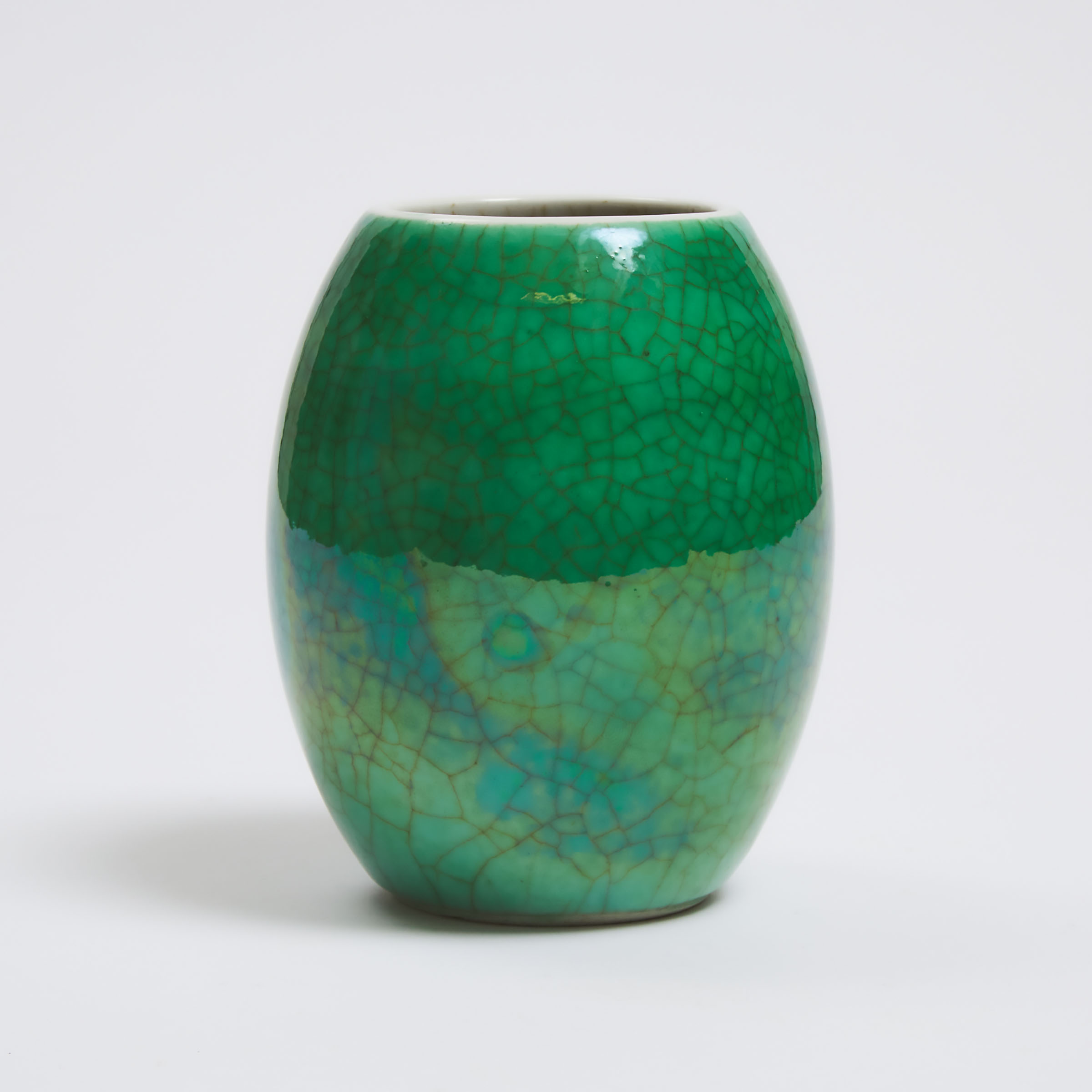 An Apple Green Crackle Glazed Vase  3abdd2