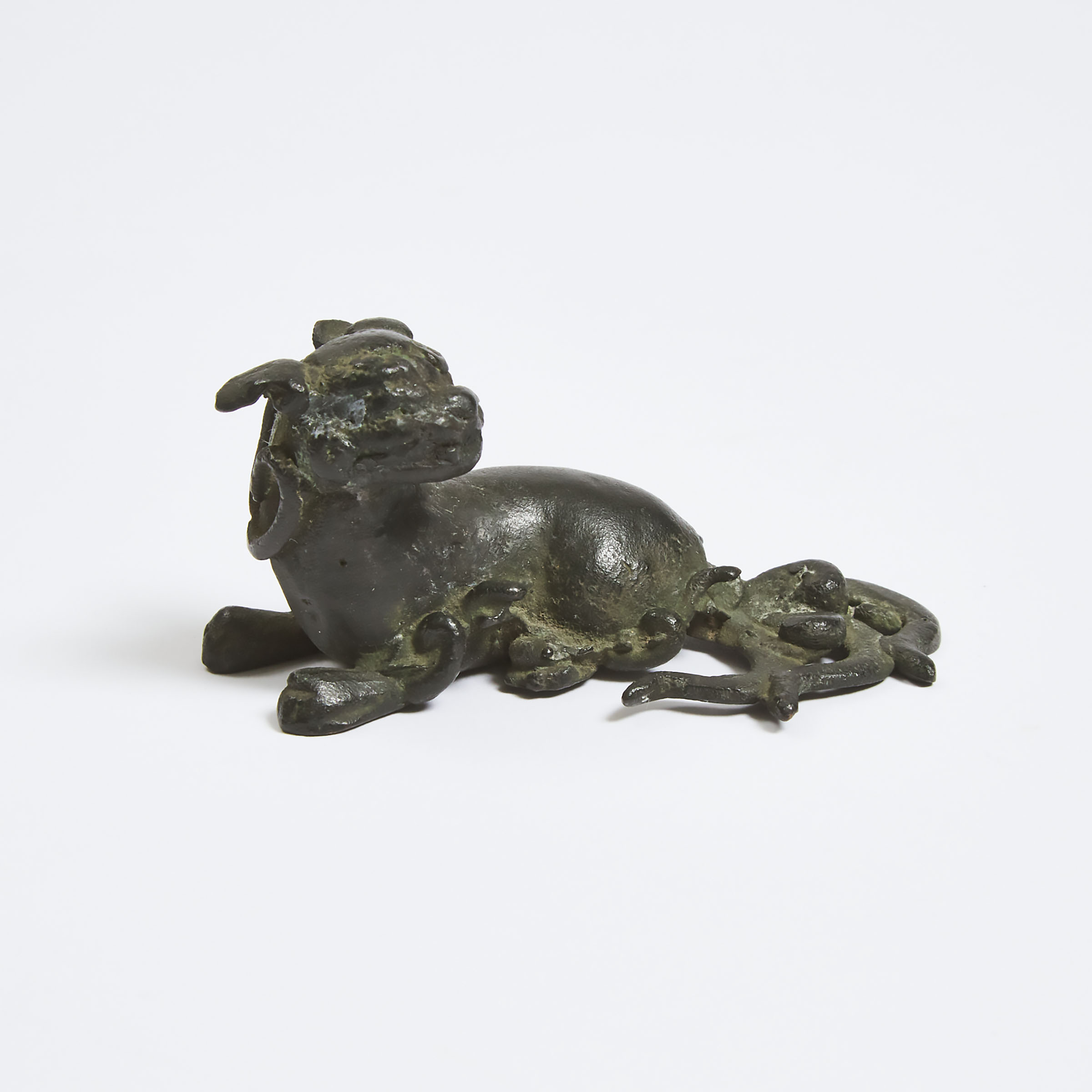 A Chinese Bronze Mythical Beast  3abe35