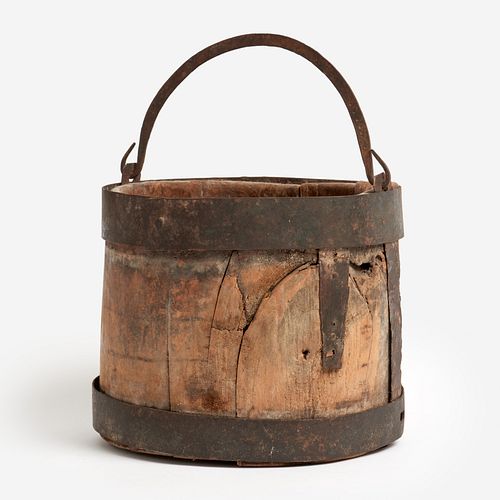 PRIMITIVE IRON-BANDED BERRY BUCKETAn