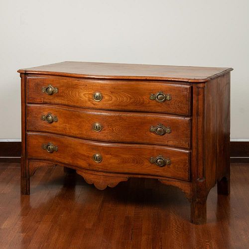 18TH C FRENCH OAK SERPENTINE COMMODE  3aa128