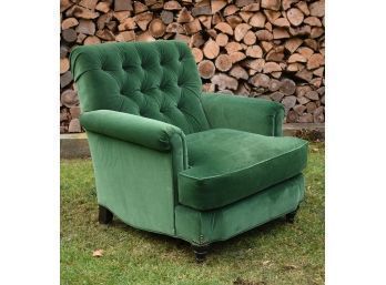 A contemporary green velvet upholstered 3aa459