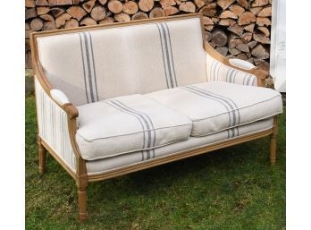 A vintage French settee with a 3aa4b2