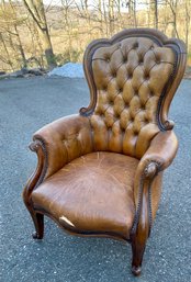 Vintage brown leather tufted armchair  3aa54b