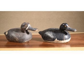 Two vintage duck decoys attributed 3aa558