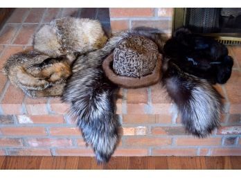Vintage fur hats stoles and other  3aa56e