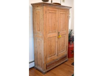 19th C pine one part cupboard 3aa590