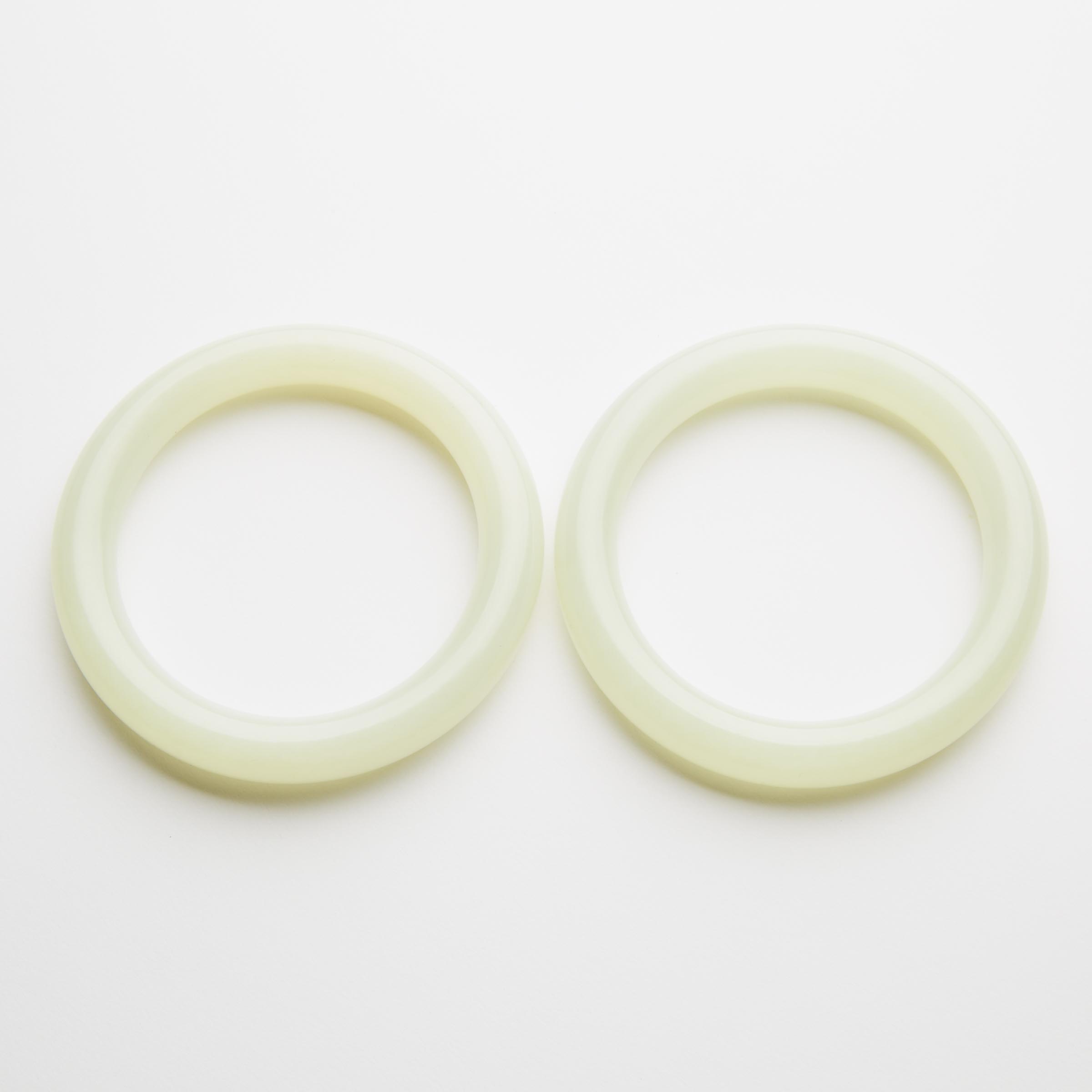 A Pair of White Jade Bangles, Qing