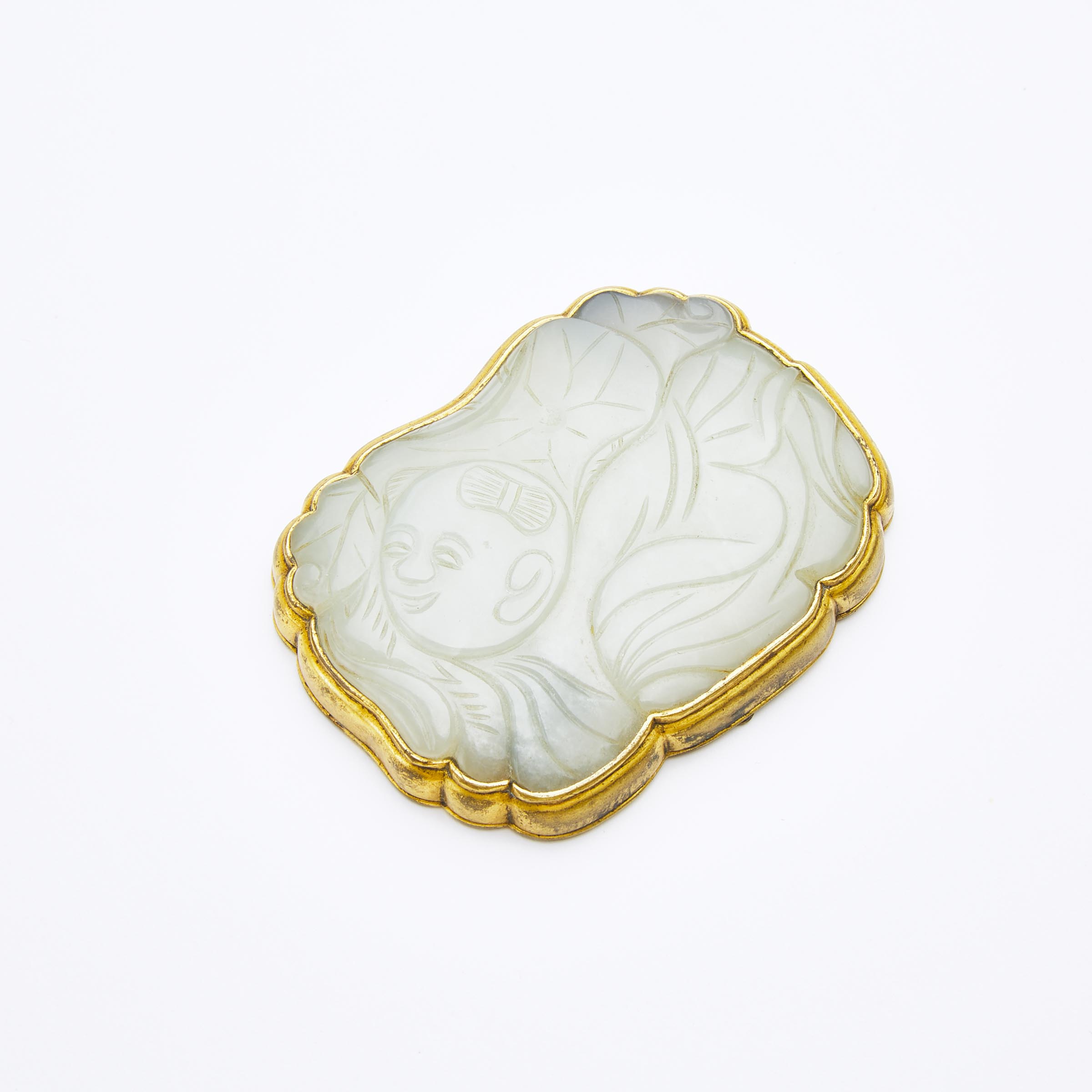 A Gilt Bronze Mounted White Jade 3aa6e0